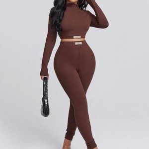 SHEIN SXY Mock Neck Slogan Graphic Crop Top & Leggings Set